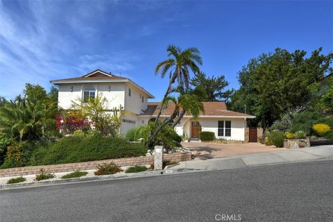 Photo of 3935 Bon Homme Rd, Calabasas, CA 91302 (MLS # SR26035138)