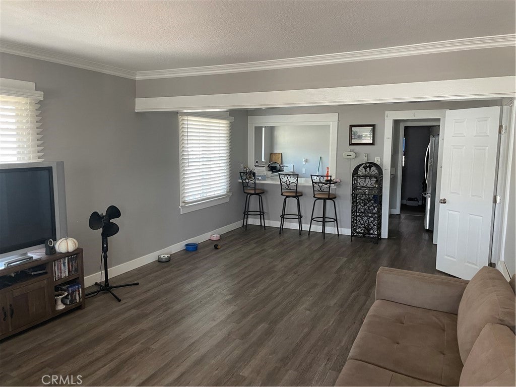 7702 Comstock