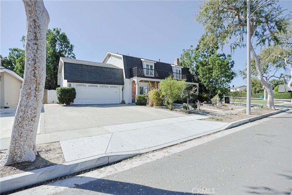 2906 E Collyer Lane