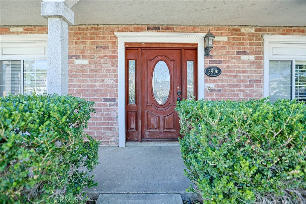 2906 E Collyer Lane