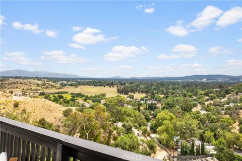 Tiny photo for 8462 Hillcroft Drive, West Hills, CA 91304 (MLS # SR26109006)