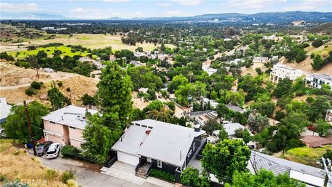 Tiny photo for 8462 Hillcroft Drive, West Hills, CA 91304 (MLS # SR26109006)