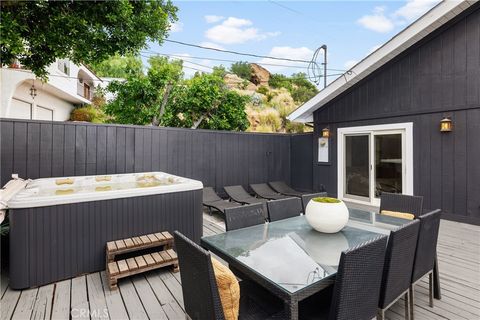 Tiny photo for 8462 Hillcroft Drive, West Hills, CA 91304 (MLS # SR26109006)