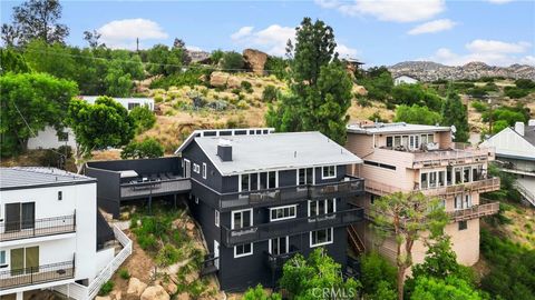 Tiny photo for 8462 Hillcroft Drive, West Hills, CA 91304 (MLS # SR26109006)