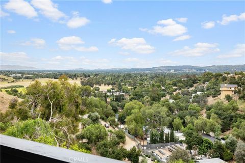 Tiny photo for 8462 Hillcroft Drive, West Hills, CA 91304 (MLS # SR26109006)