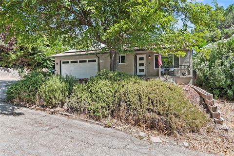 Photo of 102 Glencrest Lane, Paso Robles, CA 93446 (MLS # NS25198237)