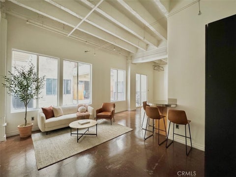 Photo of 312 W 5th Street #521, Los Angeles, CA 90013 (MLS # SR26196568)