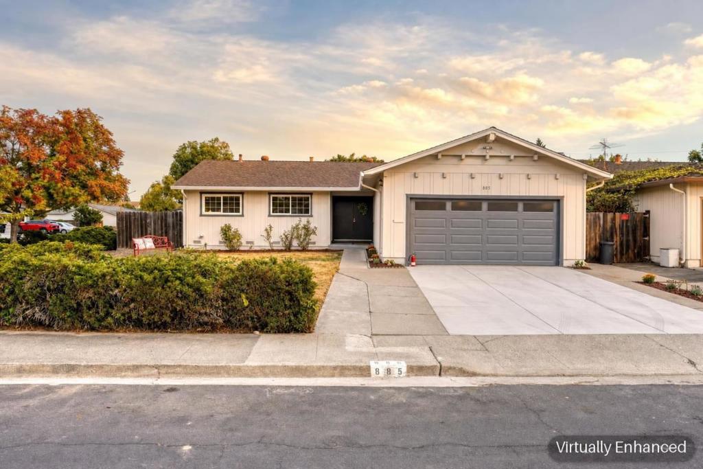 885 San Simeon Drive