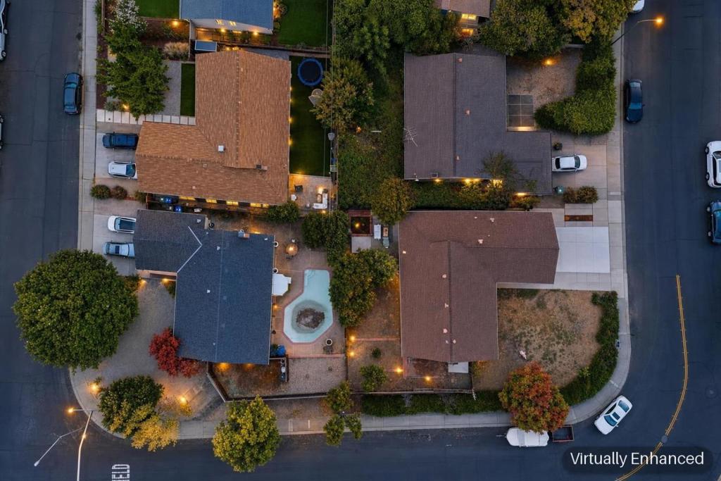 885 San Simeon Drive