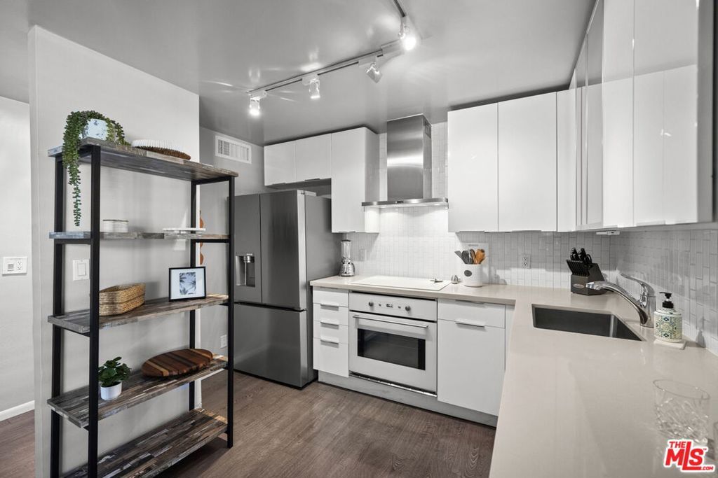 Photo of 970 Palm Avenue #218, West Hollywood, CA 90069 (MLS # 26637473)