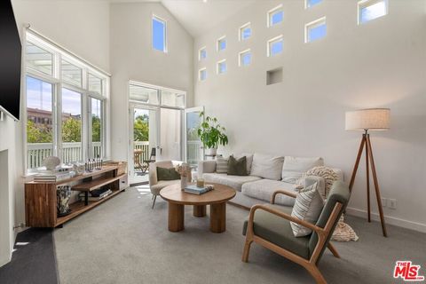 Photo of 3002 3rd Street #304, Santa Monica, CA 90405 (MLS # 26698585)