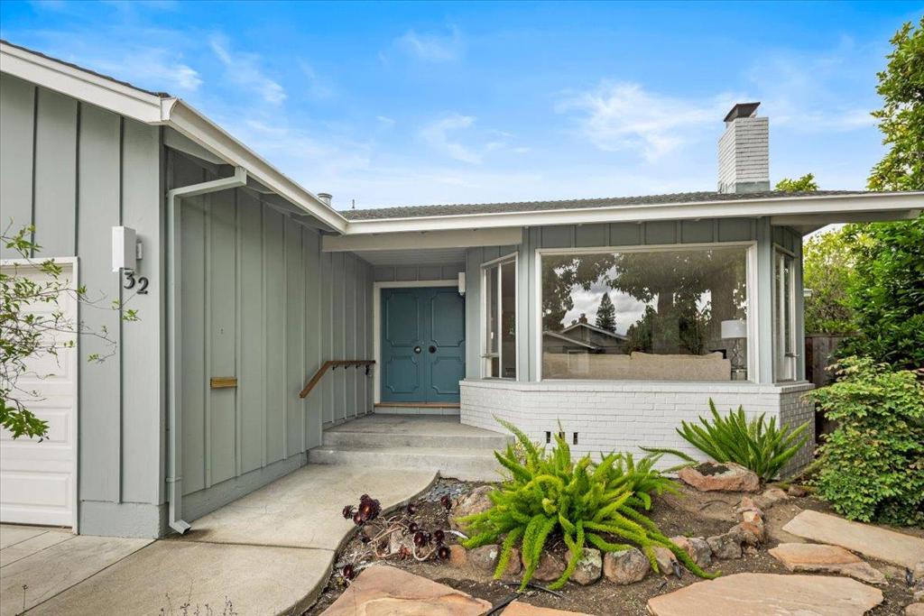 Photo of 32 Bradshaw Terrace, Redwood City, CA 94062 (MLS # ML82050519)
