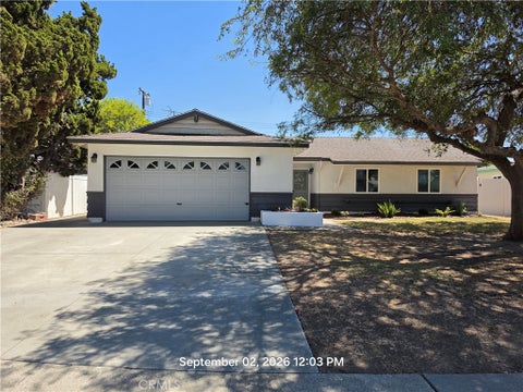 Photo of 858 N Darfield AVE, Covina, CA 91724 (MLS # SR26196862)