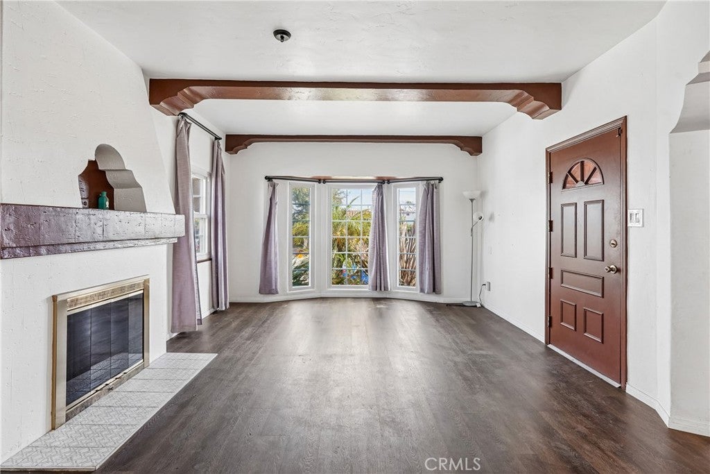 Photo of 8319 S Van Ness Avenue, Inglewood, CA 90305 (MLS # SB26208658)