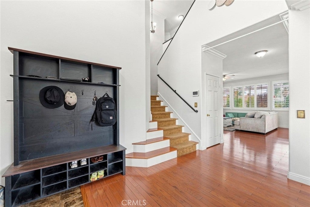 22428 Country Crest
