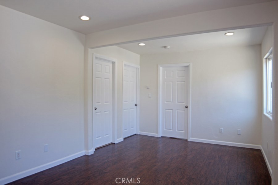 Cleanly remodeled light and bright 2 bedroom 1 bathroom unit. Located behind the main house, this separate casita is located well away from the main street. Washer and dryer on site. 1 off-street parking space. Water paid by owner.
