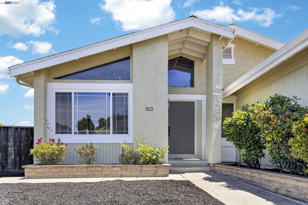 247 Sparrow Dr DR