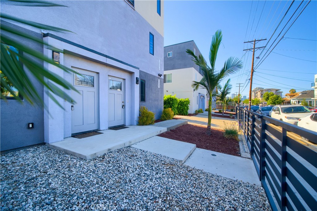 Welcome to 1423 S New Hampshire Ave, a beautifully designed 5-bedroom, 5-bathroom front-unit townhome built in 2021 offering modern living in the heart of Koreatown. This spacious three-level residence provides a thoughtful floor plan with contemporary finishes and all the conveniences you’re looking for. The first floor features two en-suite bedrooms, each with private bathrooms, along with a stacked washer and dryer for easy access. The second floor boasts a bright, open-concept living, dining, and kitchen area—perfect for both entertaining and everyday living. The kitchen is fully equipped with stainless steel appliances, including a refrigerator, stove, dishwasher, and overhead microwave. Also located on this level is a third bedroom and full bathroom. The third floor offers two additional en-suite bedrooms and a private balcony for enjoying the outdoors. Two tandem open assigned parking spaces are included for your convenience. Additional features include central HVAC, solar, and ample storage throughout.
Ideally situated, this home combines the comfort of residential living with unbeatable access to city amenities. Just minutes from Downtown Los Angeles, Hollywood, and Beverly Grove, you’ll be surrounded by world-class shopping, entertainment, and dining. Koreatown’s celebrated restaurant scene is right at your doorstep with local favorites such as Quarters BBQ, BCD Tofu House, and Kang Ho-Dong Baekjeong only blocks away, along with The Wiltern Theater and endless cafes, bars, and nightlife. The property is also commuter-friendly, located near the Metro Red and Purple Lines, major bus routes, and with quick access to the 10 and 101 freeways. Popular destinations including LA Live, Staples Center, Griffith Park, and Echo Park Lake are nearby, and the USC campus is just 1.45 miles away.
With its generous layout, modern amenities, and prime location, 1423 S New Hampshire Ave is the perfect place to call home. All utilities are separately metered and tenant is responsible.