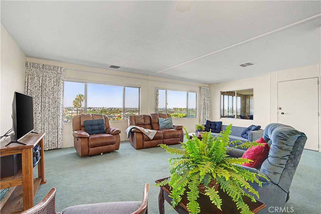 2550 Pacific Coast Hwy 217