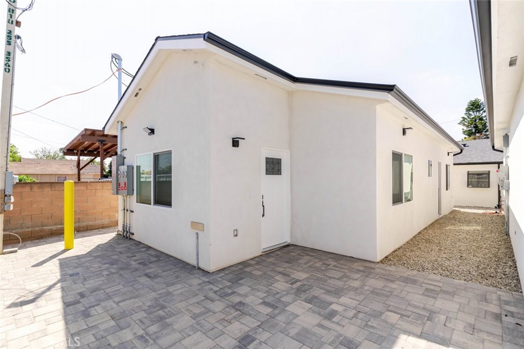 Be the First to Live in This Stunning New Construction ADU in the Heart of North Hollywood!
Welcome to this newly built, modern 2-bedroom, 2-bathroom ADU offering 800 sq. ft. of thoughtfully designed living space. From top to bottom, this home is completely brand new, crafted with high-end finishes and a fresh, contemporary style throughout.
Enjoy an open-concept layout with recessed lighting, bright white walls, and luxury wood flooring that creates a light, airy atmosphere. The sleek kitchen is outfitted with stainless steel appliances, generous cabinet space, and a clean, modern design, perfect for both everyday living and entertaining.
Both bathrooms feature beautifully tiled, spa-inspired showers, while the spacious bedrooms offer comfort and versatility to suit your lifestyle.
Additional features include a private in-unit laundry closet and turnkey finishes throughout. All appliances are included in the lease, including a refrigerator, washer, and dryer, adding to the true move-in-ready experience. Ideally located near shopping, dining, and major freeways, this North Hollywood gem blends brand-new construction with unmatched convenience.