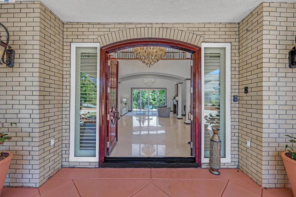 349 Brianne Ct