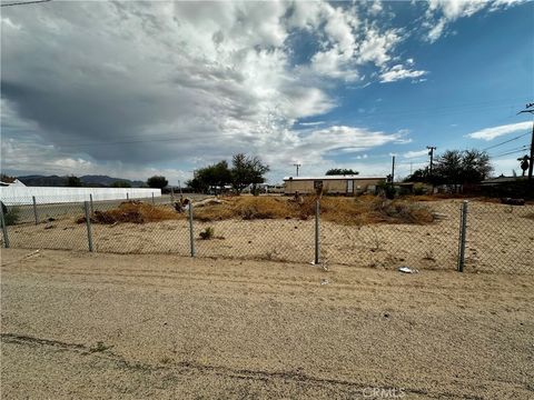 Photo of 18240 Blythe Way, Blythe, CA 92225 (MLS # SW25147341) Photo of 18240 Blythe Way, Blythe, CA 92225 (MLS # SW25147341)