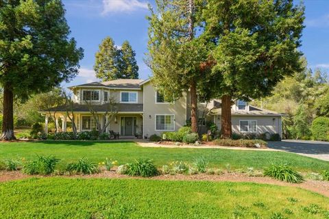 Photo of 16615 De Witt Avenue, Morgan Hill, CA 95037 (MLS # ML82042083)