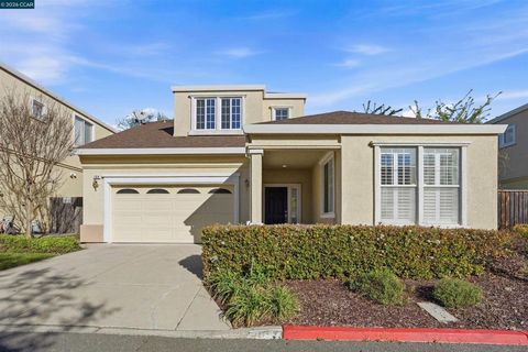 Photo of 106 Lookout Ct Ct, Hercules, CA 94547 (MLS # 41128116)