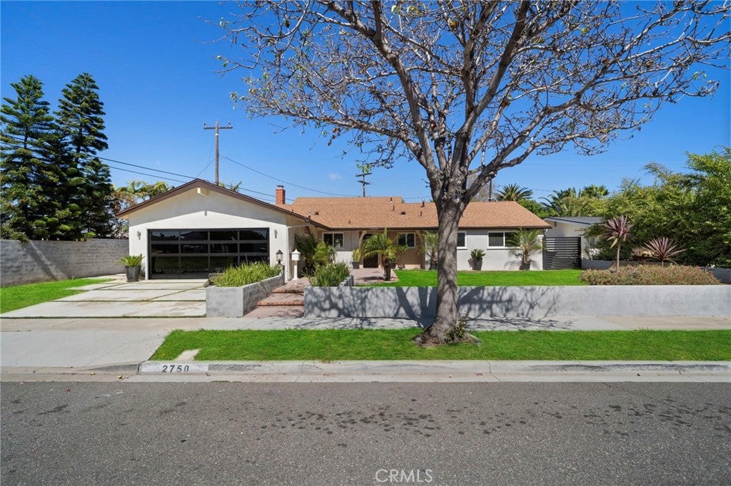 2750 San Carlos