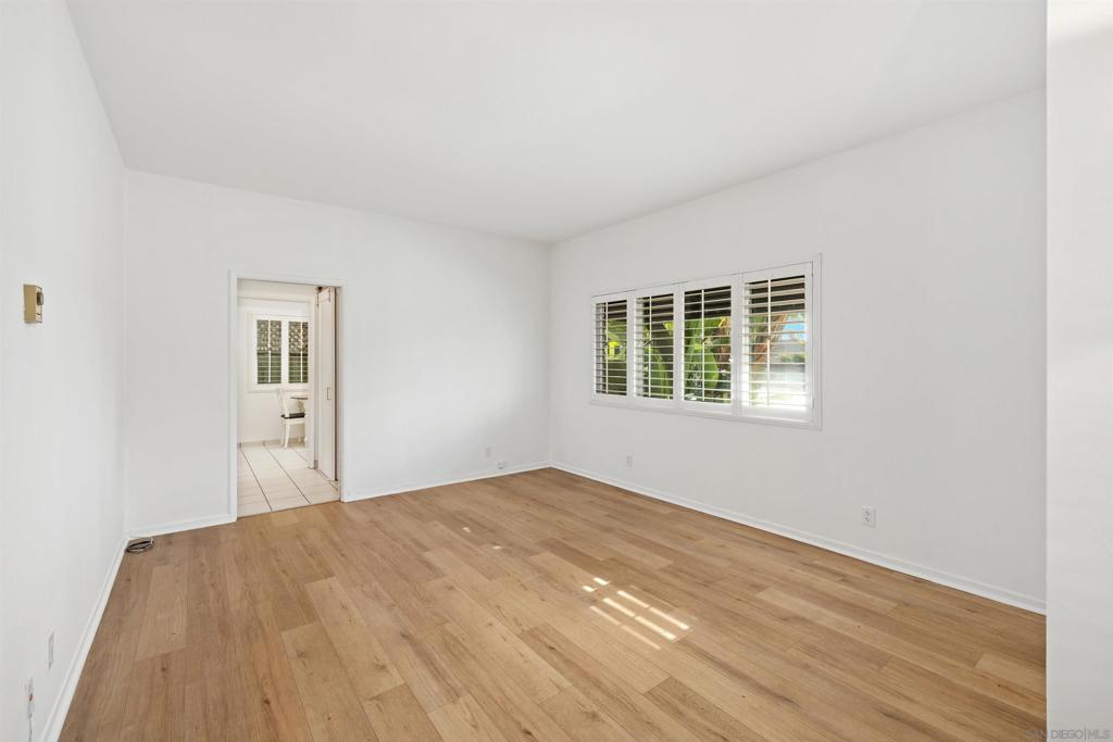 415 Gravilla St 11