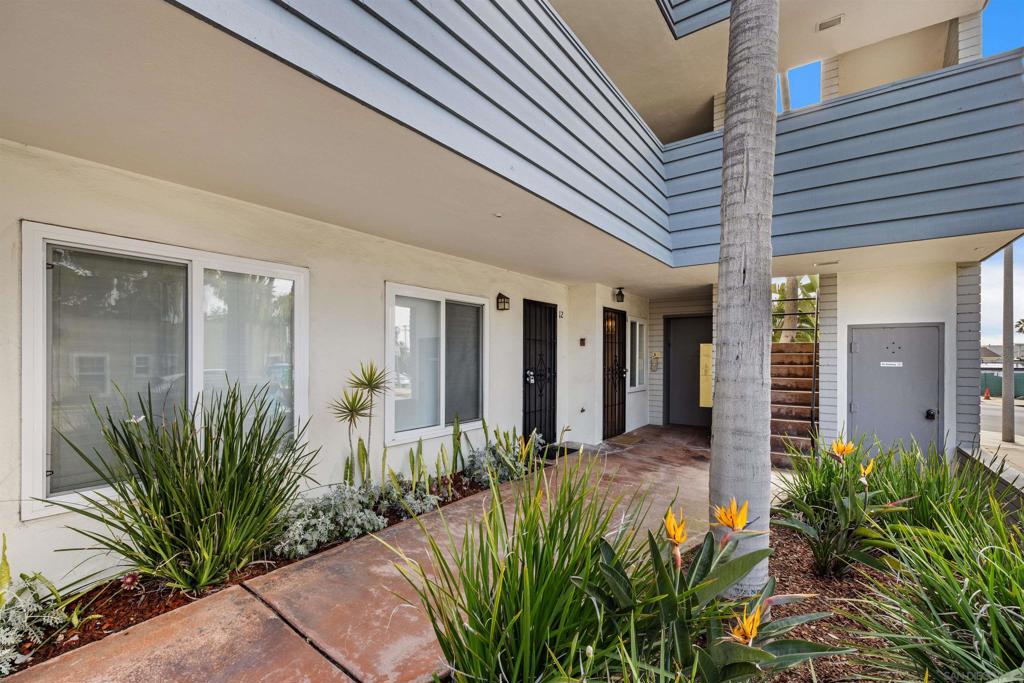 415 Gravilla St 11