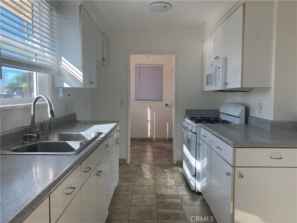 1918 W Orangethorpe Avenue