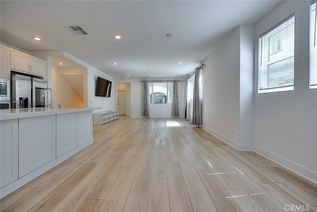 2750 W 182nd