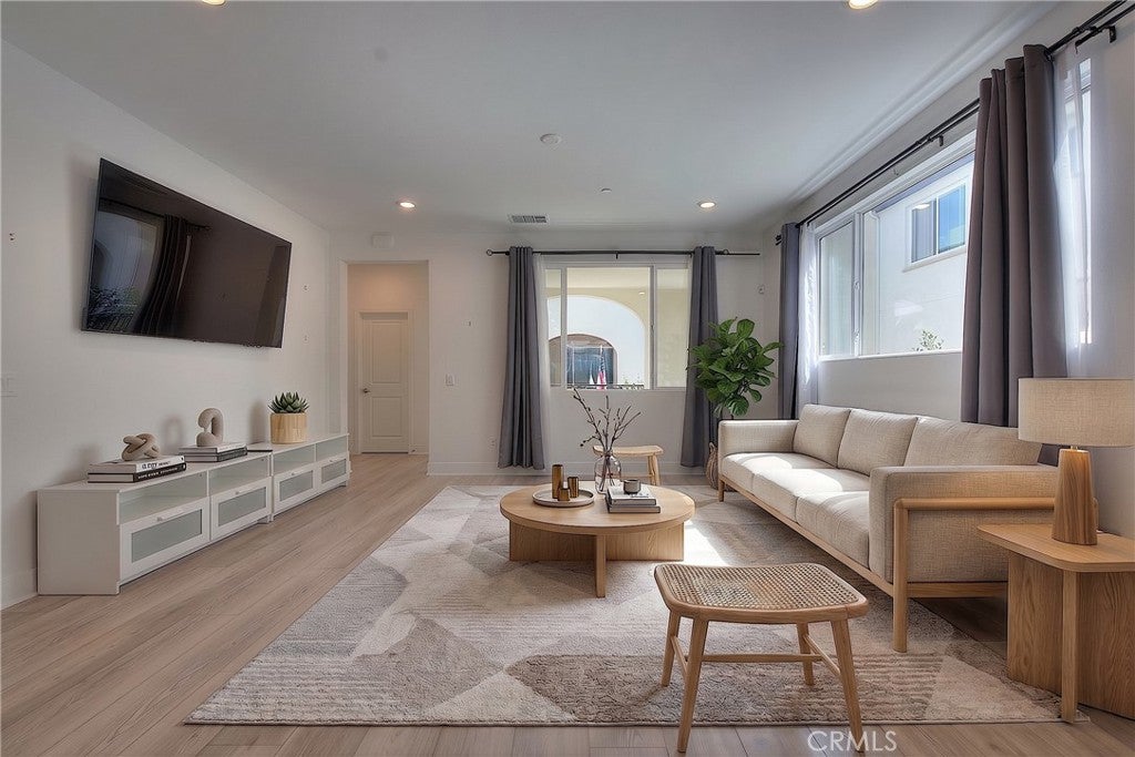 2750 W 182nd 120