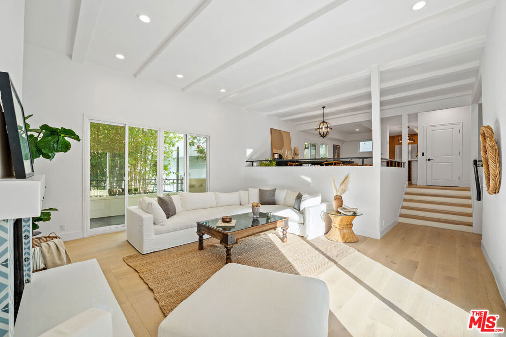 4148 Sunswept Drive