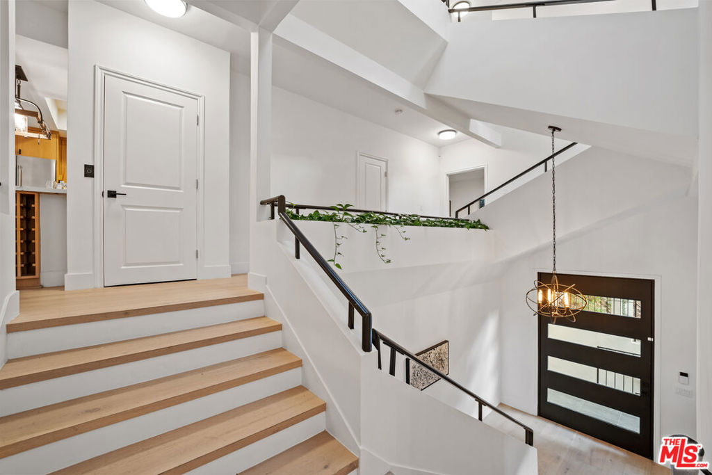 4148 Sunswept Drive