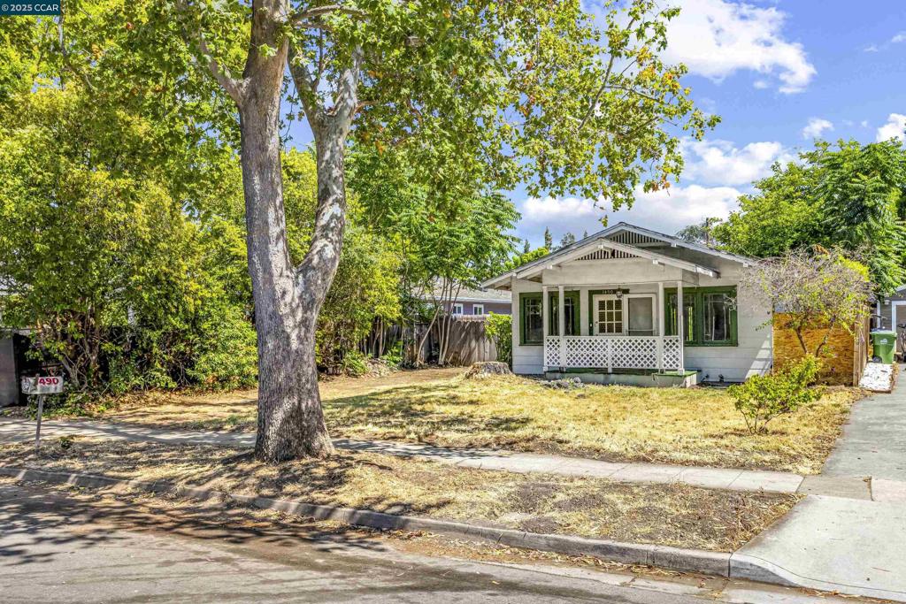 Great opportunity in the popular Rose Garden neighborhood. A possible fixer or teardown on a huge 10,450 sq. ft. lot. Lots of possibilities including expansion or addition of ADU's. Please contact agent for more information, strictly appointment only showings.