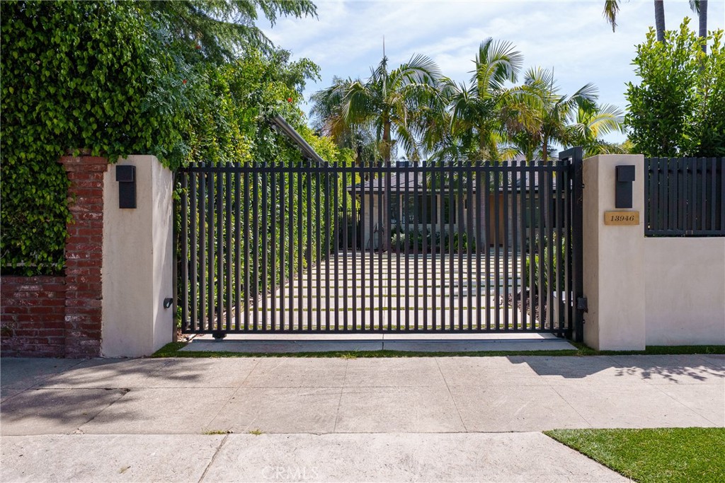 13946 Chandler