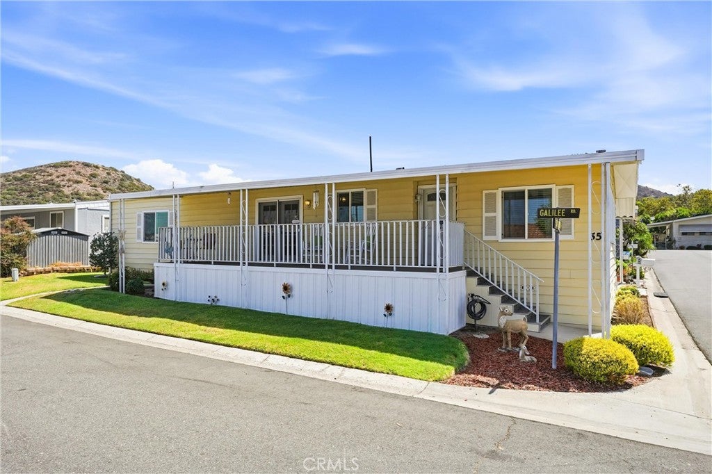 5215 E Chapman 55