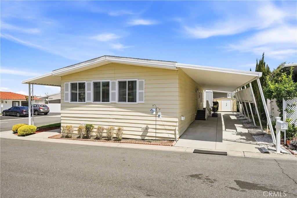5215 E Chapman 55