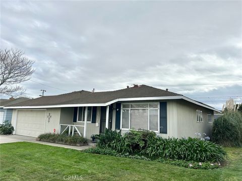 Photo of 1319 Ronald Pl, Santa Maria, CA 93458 (MLS # PI26043932)