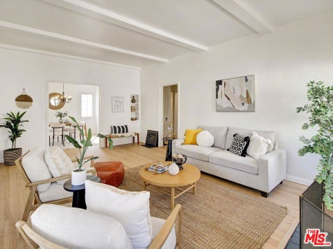 Photo of 440 W Ellis Avenue, Inglewood, CA 90302 (MLS # 26959891)