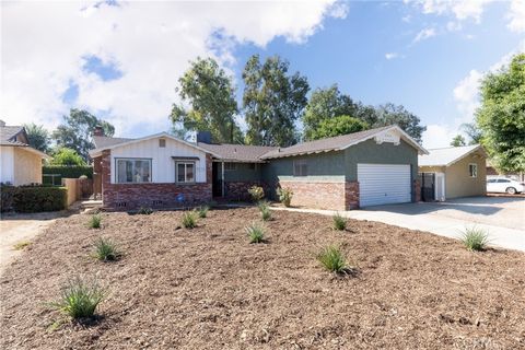 Photo of 9810 Sharon Ave, Riverside, CA 92503 (MLS # SB25249702) Photo of 9810 Sharon Ave, Riverside, CA 92503 (MLS # SB25249702)