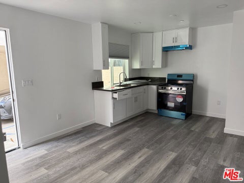 Photo of 6642 IRVINE Avenue, North Hollywood, CA 91606 (MLS # 26998107)