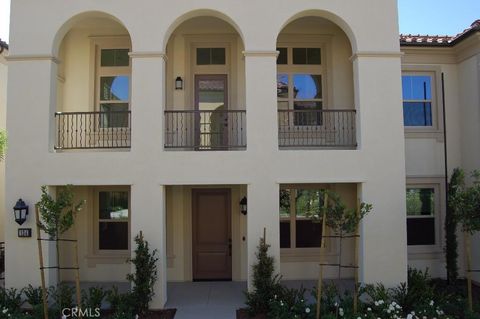 136 Overbrook Irvine CA 92620