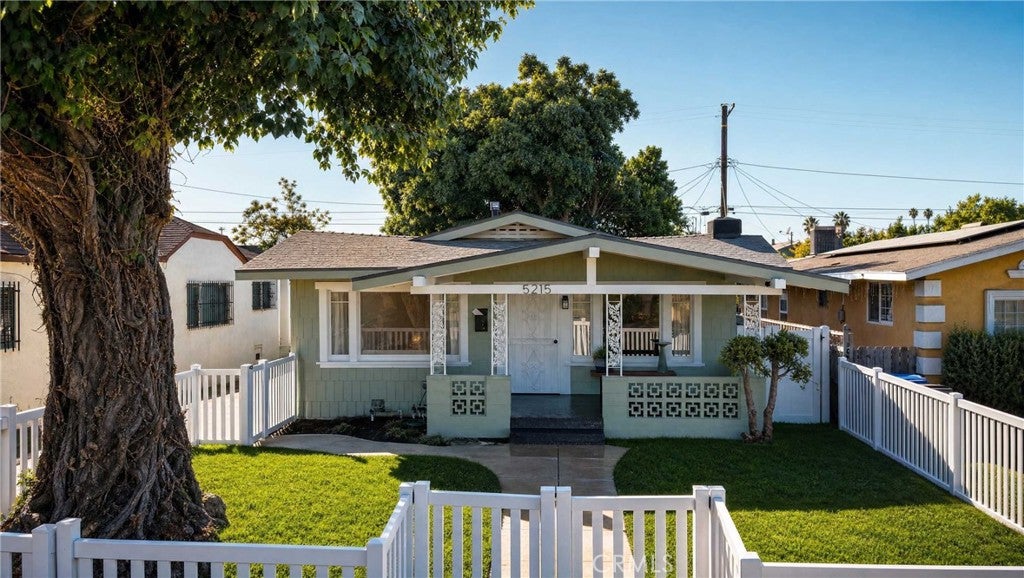 5215 S Van Ness AVE, Los Angeles CA 90062