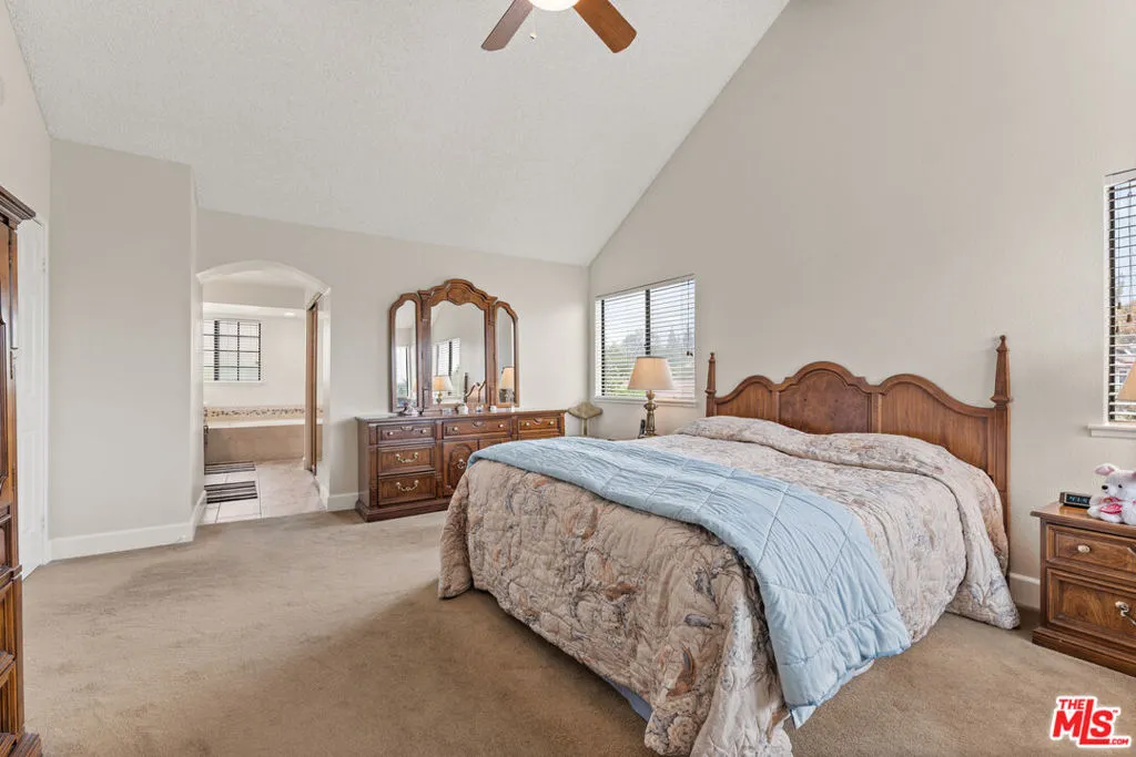 Upland, California 91784, United States, 3 Bedrooms Bedrooms, ,3 BathroomsBathrooms,Residential,Pending,54733