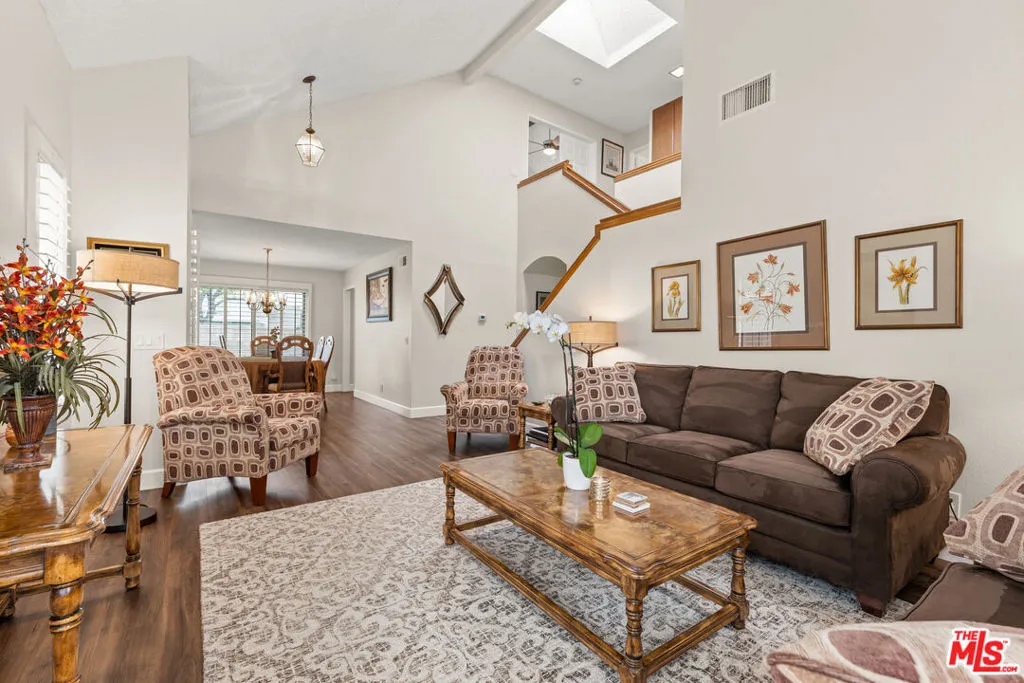 Upland, California 91784, United States, 3 Bedrooms Bedrooms, ,3 BathroomsBathrooms,Residential,Pending,54733