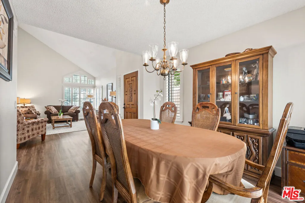 Upland, California 91784, United States, 3 Bedrooms Bedrooms, ,3 BathroomsBathrooms,Residential,Pending,54733