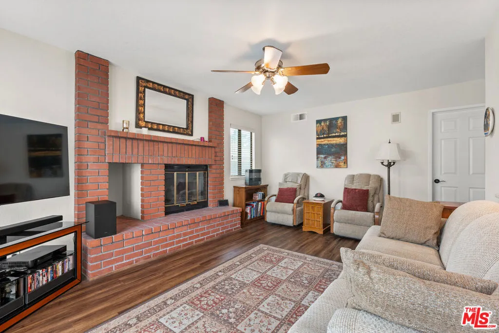 Upland, California 91784, United States, 3 Bedrooms Bedrooms, ,3 BathroomsBathrooms,Residential,Pending,54733